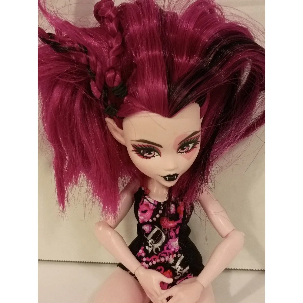 Monster High Draculaura Swim‎ Class Doll Pink Black Hair G1 Mattel Toy